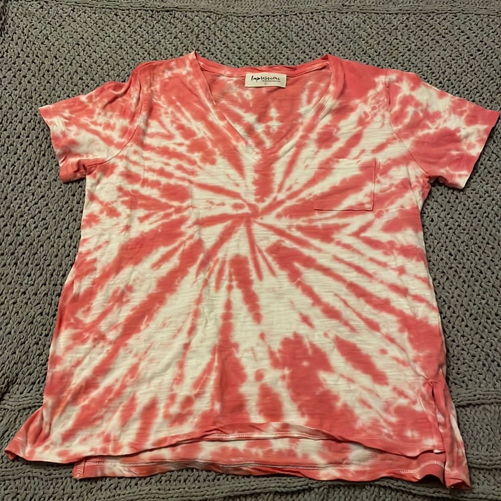 pink and white tie dye tee, size large